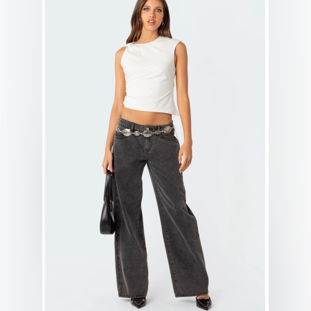 Edikted Raelynn Washed Low Rise Jeans